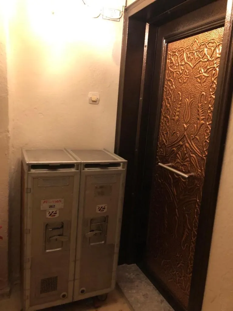 Apartman Kaleici Harika Konum Benzersiz Uygun Fiyat Giris Daire Antalya