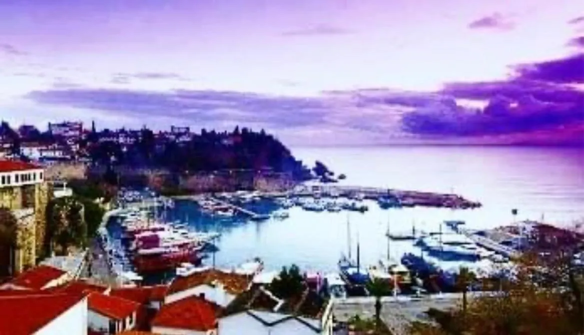 Kaleici Harika Konum Benzersiz Uygun Fiyat Giris Daire Antalya Törökország