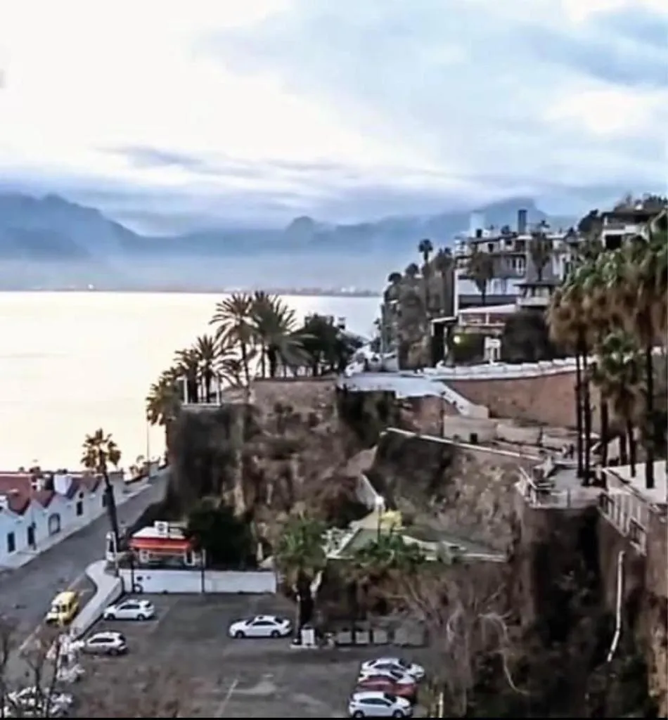 Kaleici Harika Konum Benzersiz Uygun Fiyat Giris Daire Antalya